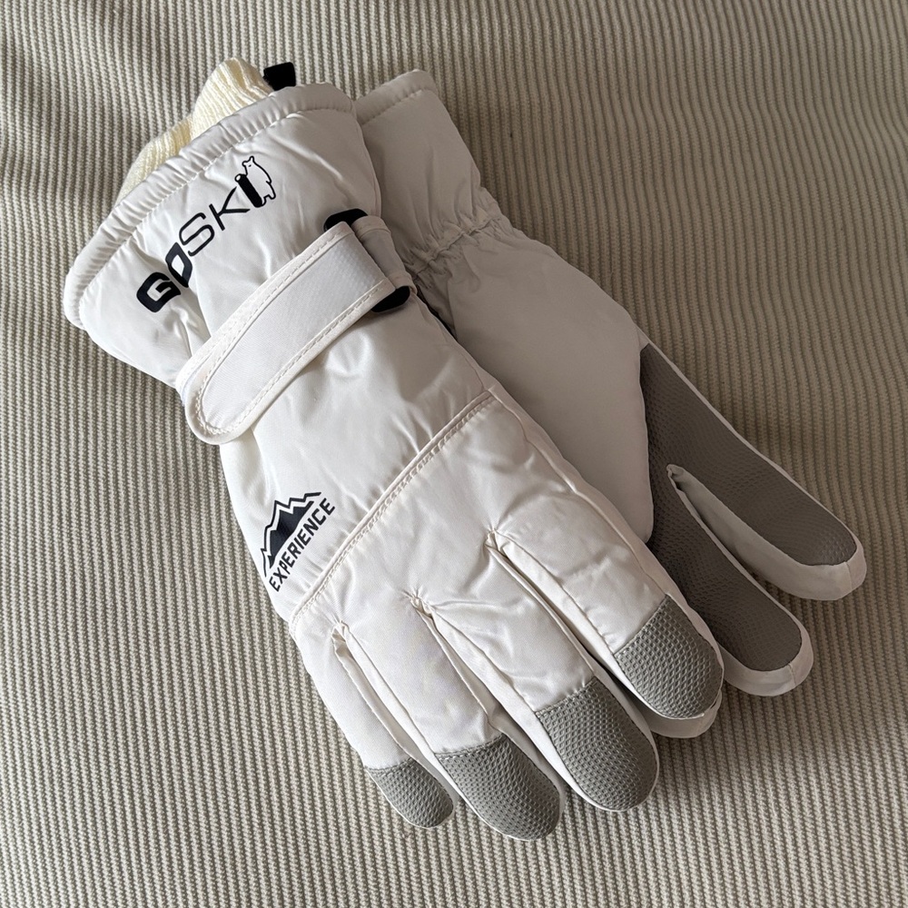 GOSKI White and Gray Winter Gloves